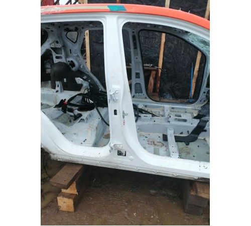 Порог со стойкой правый