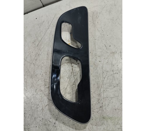 Накладка обшивки двери передняя правая