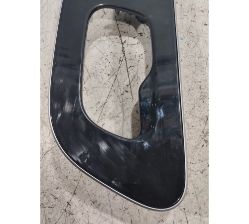 Накладка обшивки двери передняя правая