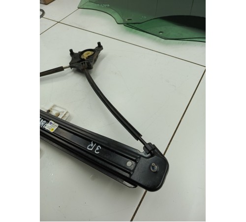 Стеклоподъемник двери задний правый