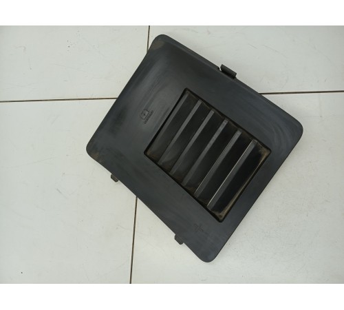 Накладка моторного отсека