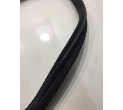 Уплотнитель двери (задний, левый)