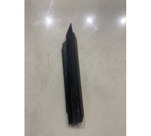 Уплотнитель стекла (задний правый)