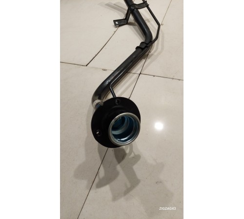 Горловина топливного бака