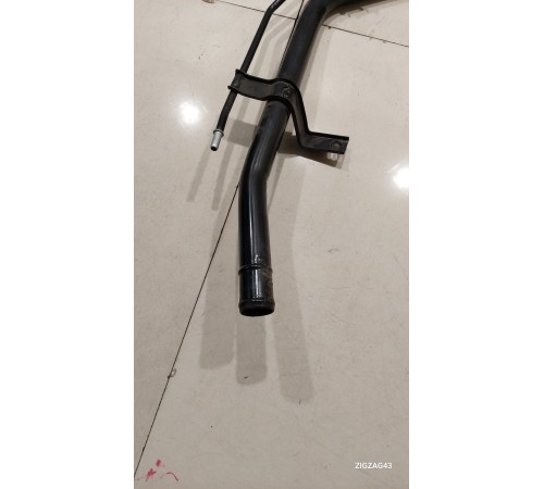 Горловина топливного бака