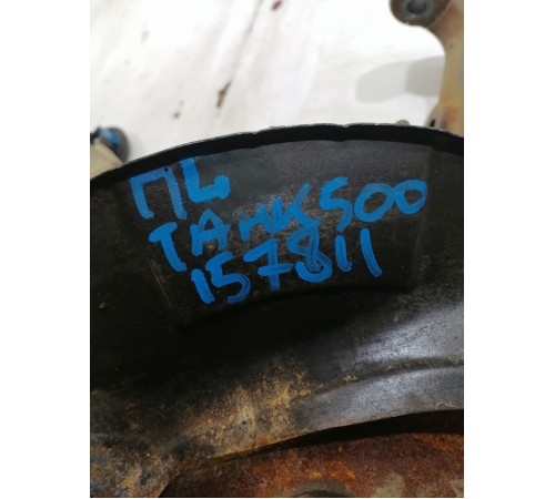 Кулак поворотный передний левый