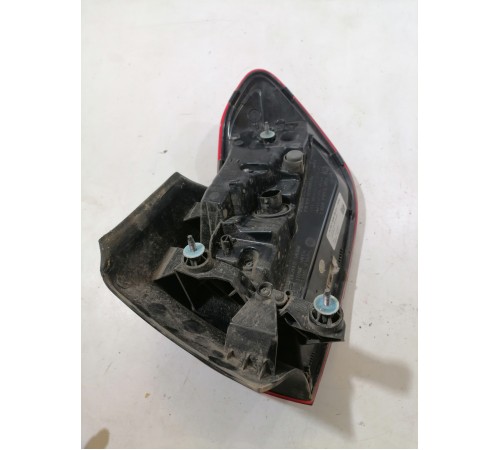 Фонарь задний левый наружный