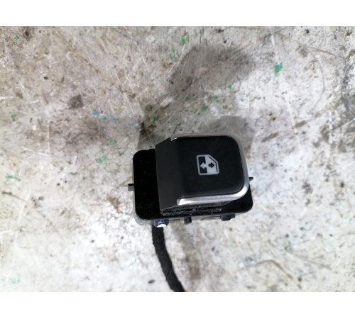 Кнопка стеклоподьемника передняя правая