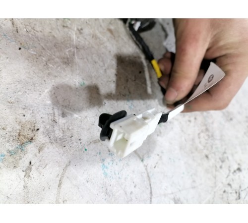 Кнопка стеклоподьемника передняя правая