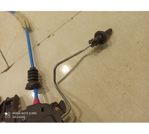 Замок двери (задний правый)