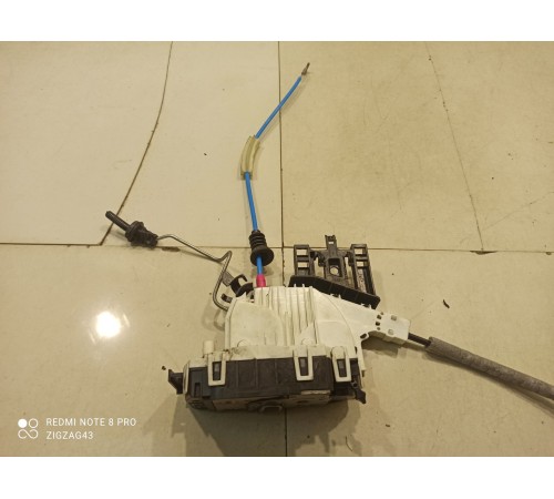 Замок двери (задний правый)