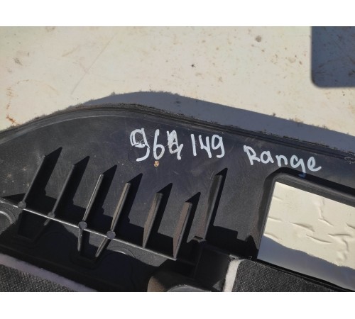 Обшивка багажника левая