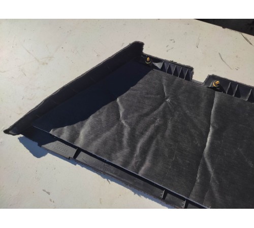 Обшивка багажника левая