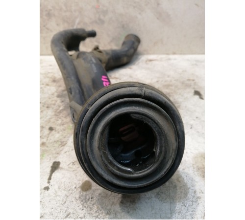 Горловина топливного бака