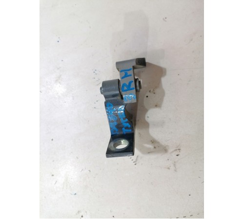 Петля двери задняя правая верхняя