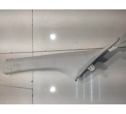 Обшивка стойки (передняя, левая)