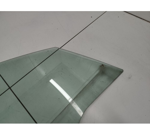 Стекло двери переднее правое