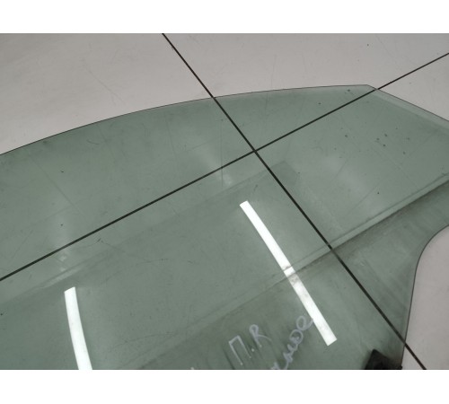 Стекло двери переднее правое