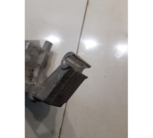 Ролик-натяжитель с кронштейном