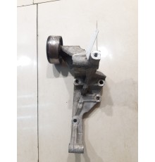 Ролик-натяжитель с кронштейном