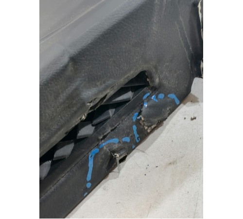 Обшивка двери передняя правая