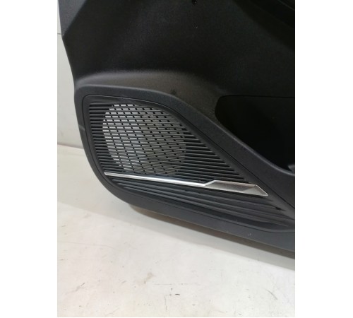 Обшивка двери передняя правая