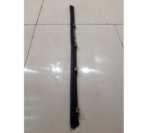 Внутренняя резинка стекла задней правой двери