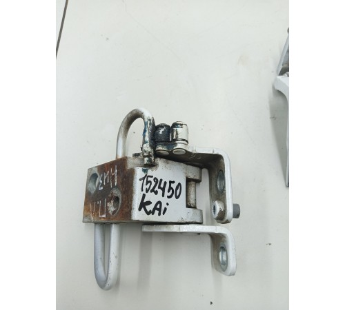 Комплект петель передней левой двери