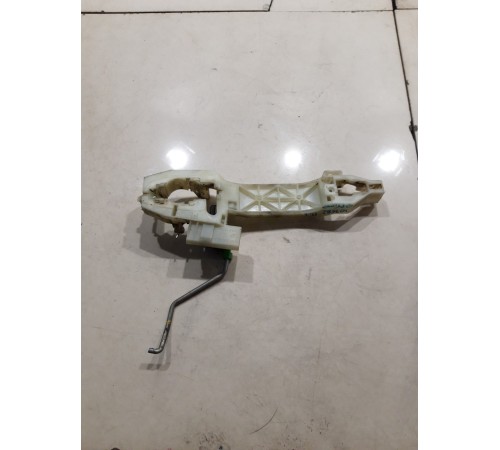 Кронштейн(крепление) ручки передней левой внешней