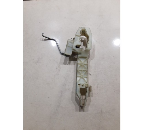 Кронштейн(крепление) ручки передней левой внешней