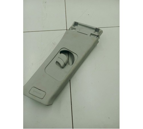 Обшивка багажника правая 