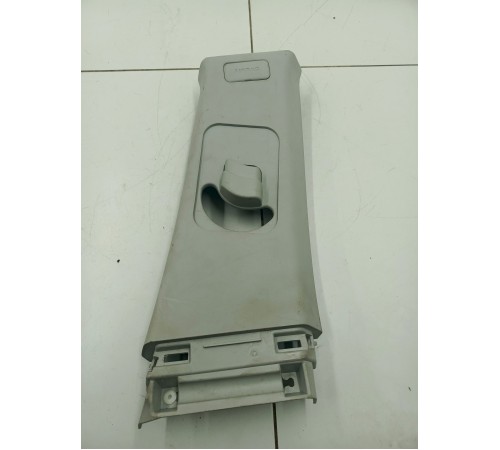 Обшивка багажника правая 