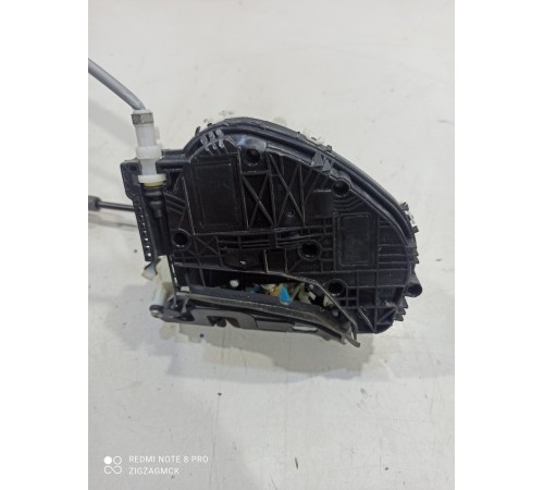 Замок двери (передний правый)