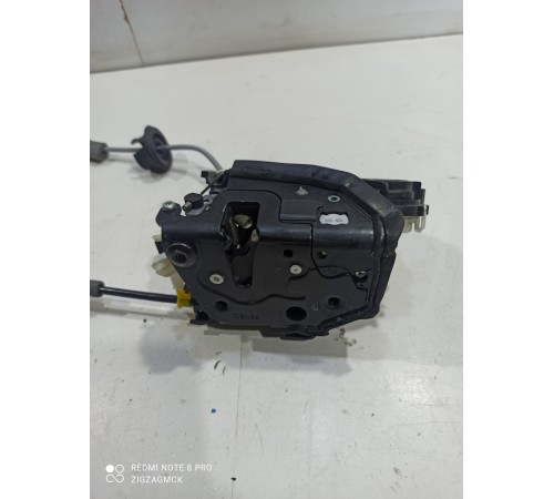 Замок двери (передний правый)