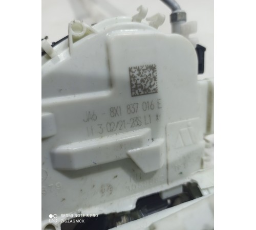 Замок двери (передний правый)