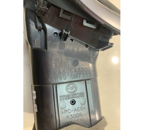 Воздушный дефлектор (передний, правый)