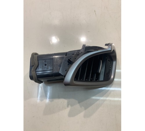 Воздушный дефлектор (передний, правый)