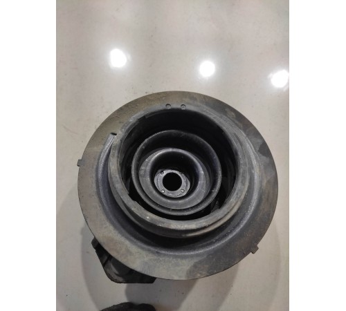 Опора амортизатора(передняя правая)