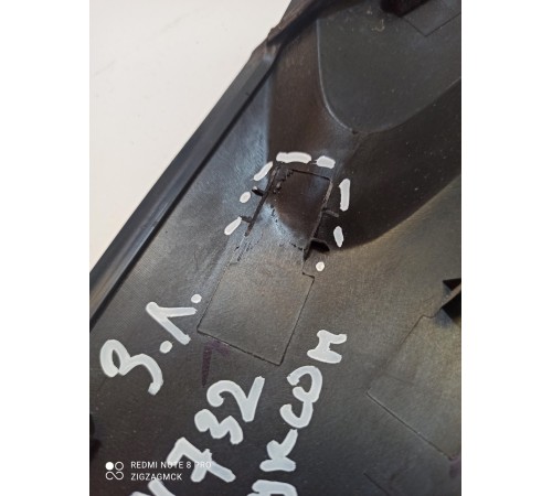 Декоративная накладка кузова левая