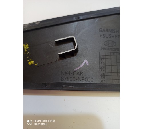 Декоративная накладка кузова левая