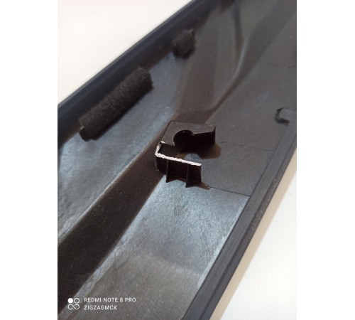 Декоративная накладка кузова левая