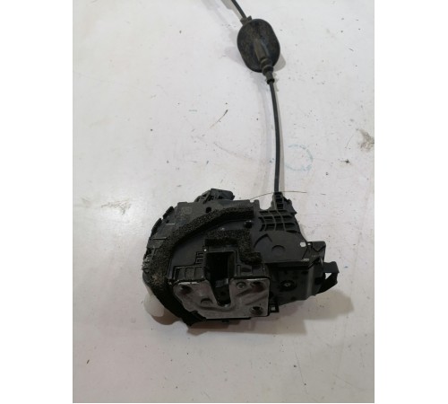 Замок двери передний левый