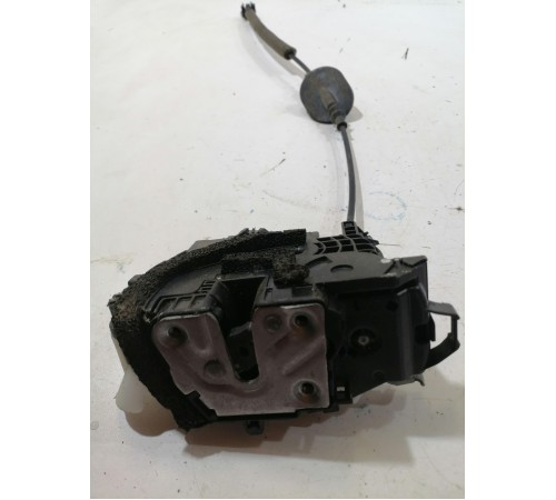 Замок двери передний левый