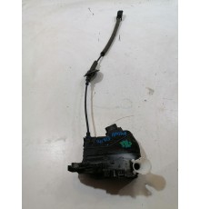 Замок двери передний левый