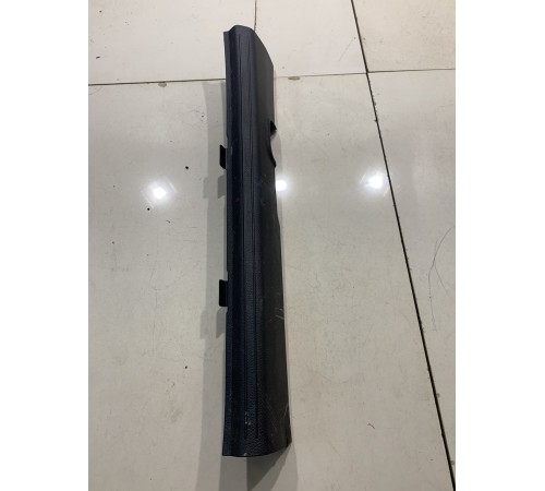 Накладка порога (передняя правая)