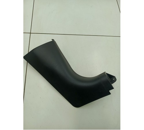 Накладка стойки передняя правая