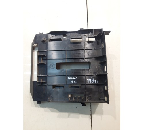 Кронштейн блока управления двигателем