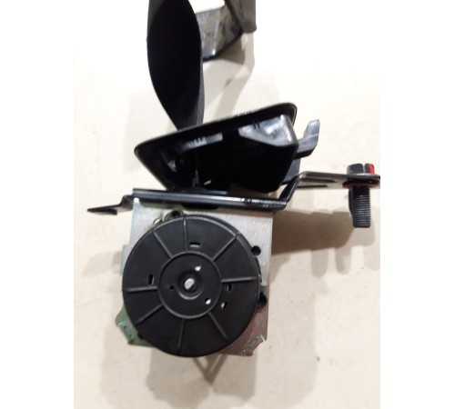 Ремень безопасности (задний центральный)