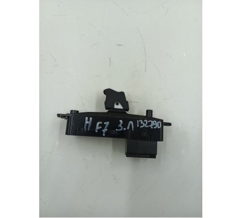 Кнопка стеклоподъемника задняя левая