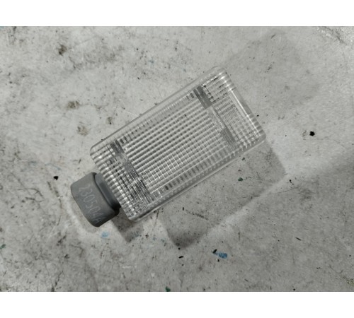 Плафон внутреннего освещения салона 